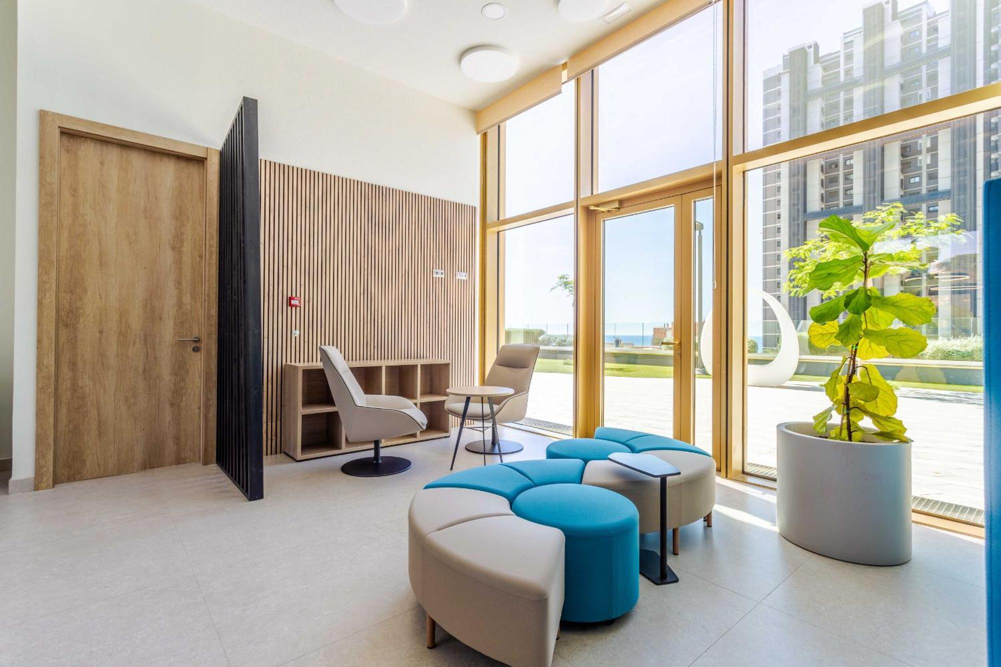 Intempo By Holuxe - 272 - 27Th Floor Apartment เบนิดอร์ม ภายนอก รูปภาพ