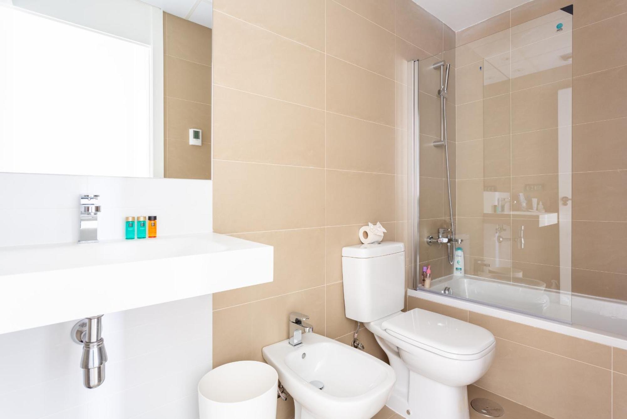 Intempo By Holuxe - 272 - 27Th Floor Apartment เบนิดอร์ม ภายนอก รูปภาพ