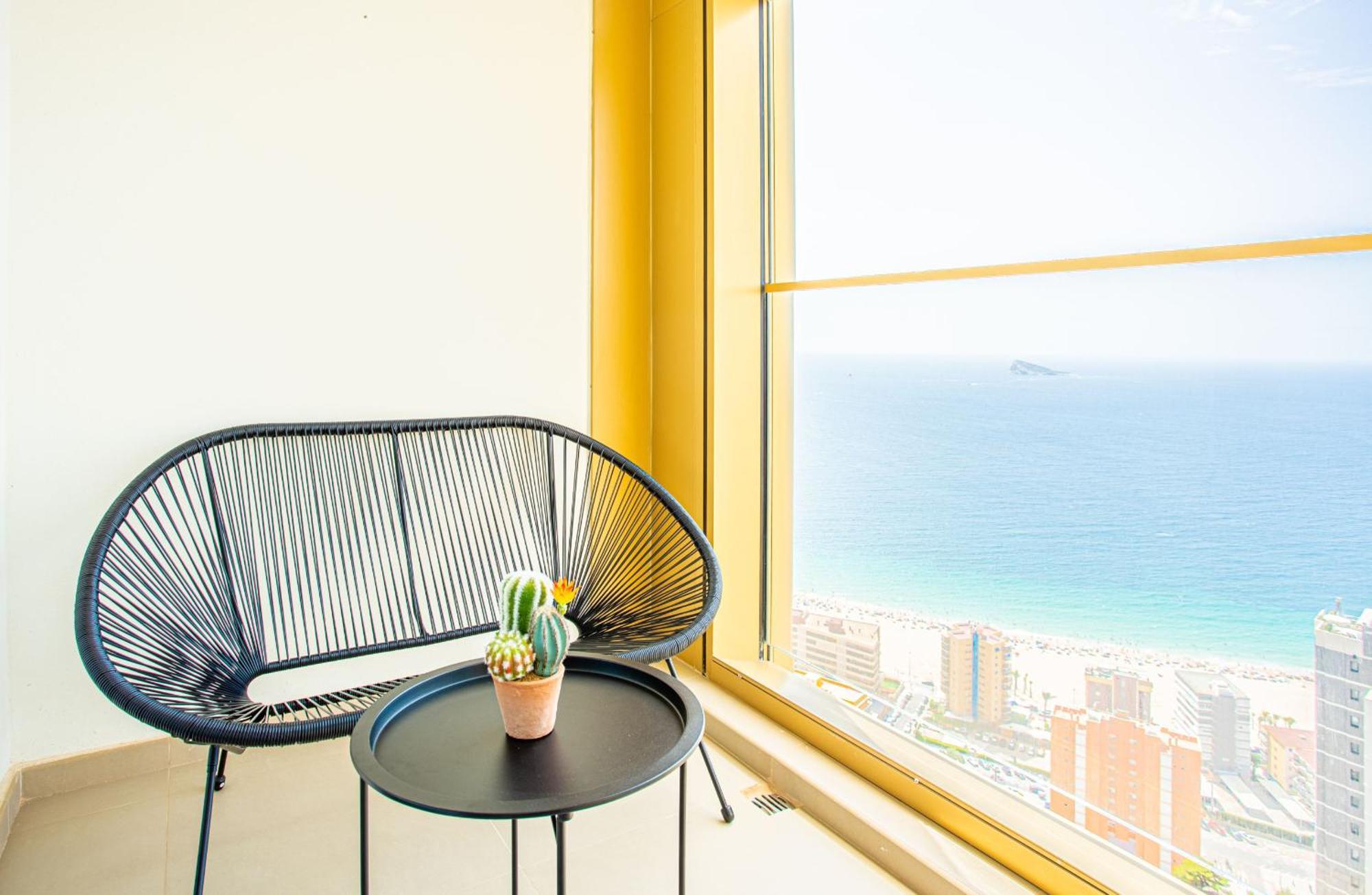 Intempo By Holuxe - 272 - 27Th Floor Apartment เบนิดอร์ม ภายนอก รูปภาพ