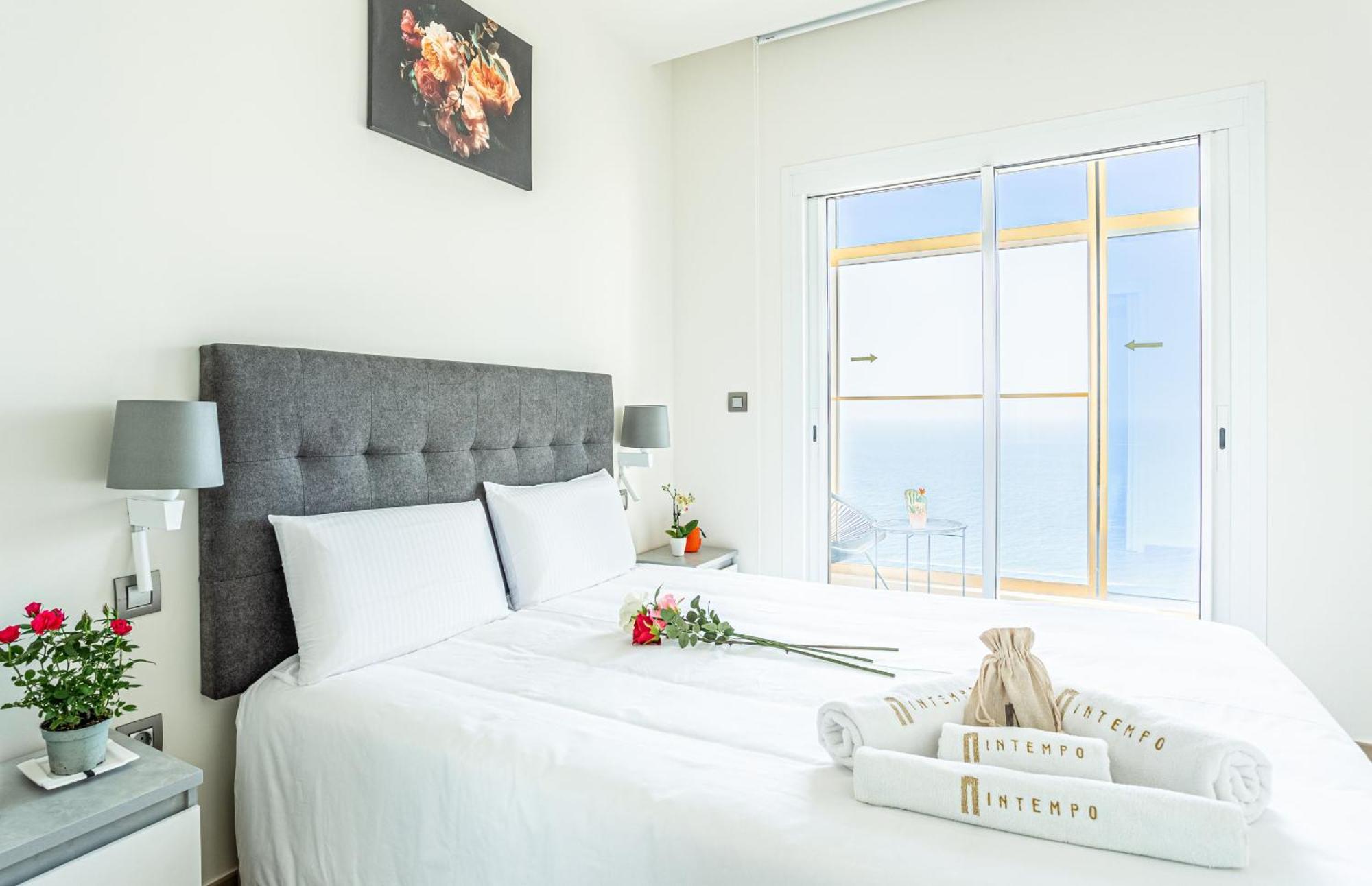 Intempo By Holuxe - 272 - 27Th Floor Apartment เบนิดอร์ม ภายนอก รูปภาพ